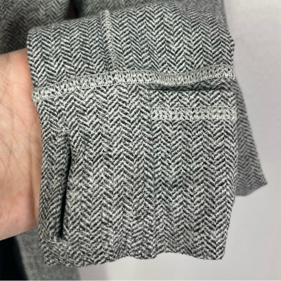 Lululemon Jacket Size 4 - Picture 5 of 7